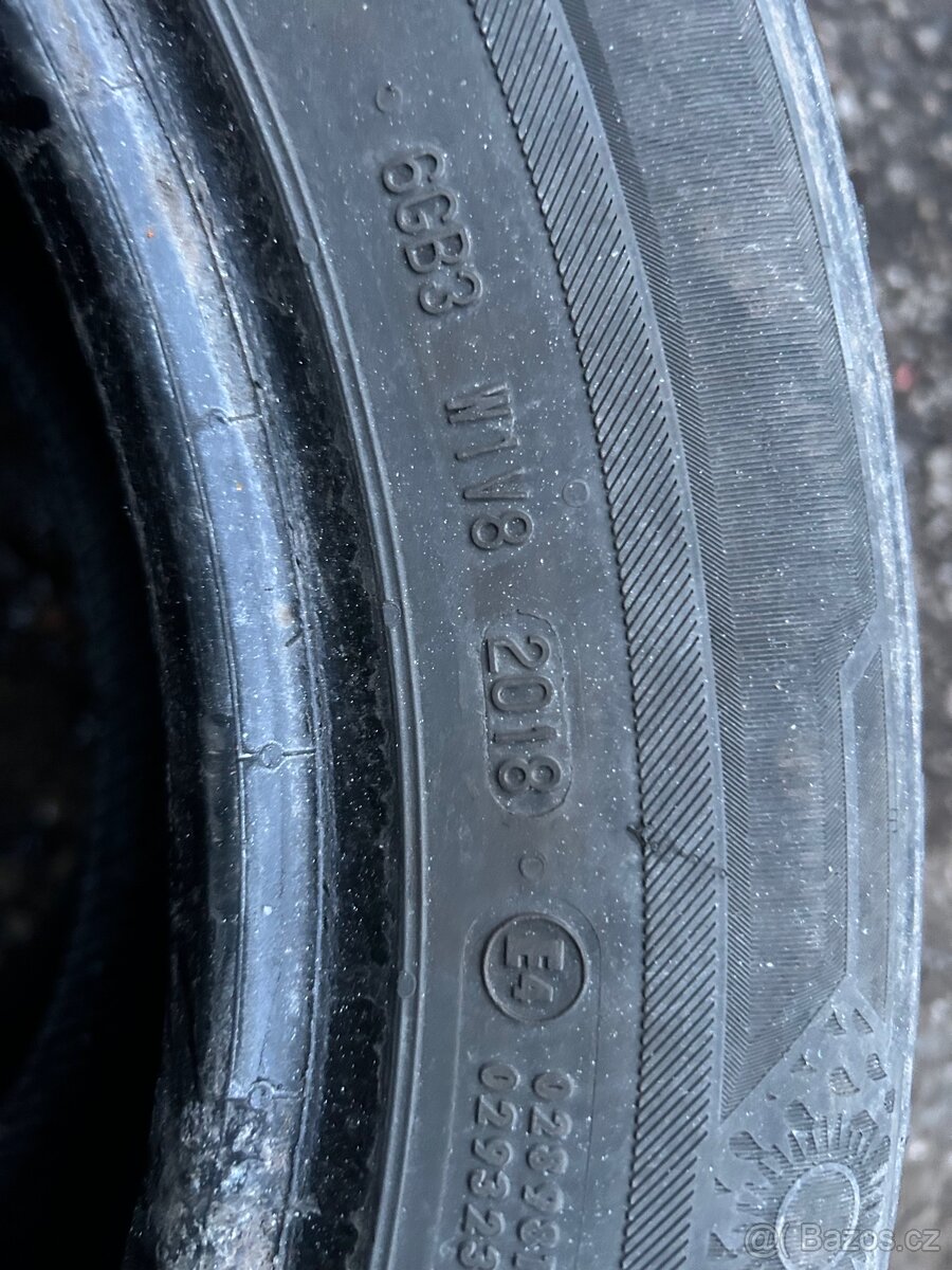 Zimní 215/55 r16 2kusy - 5