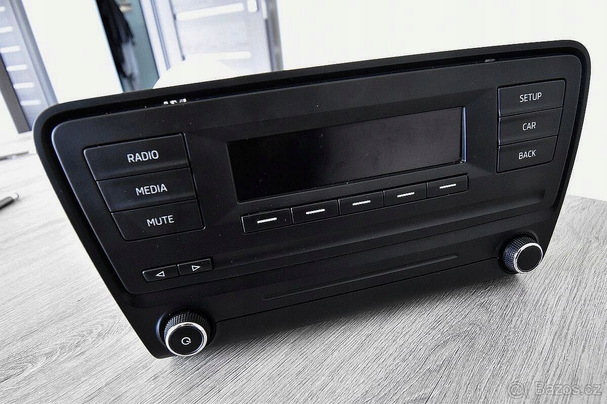 Rádio SWING 5E0 035 872 Octavia III 3 - 5