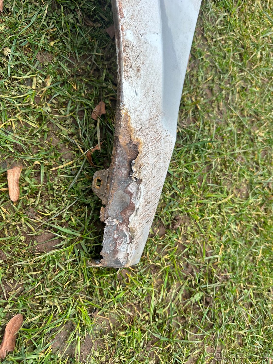 Přední blatníky pravý + levý Škoda Superb 2 - 5