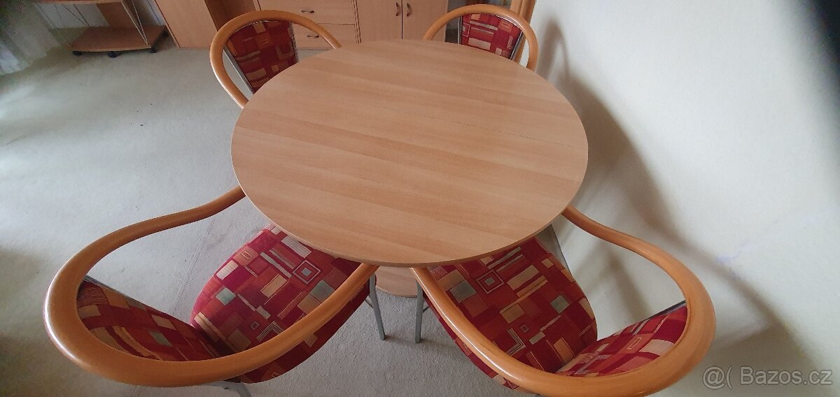 Kulatý stůl a 4 židle - 5