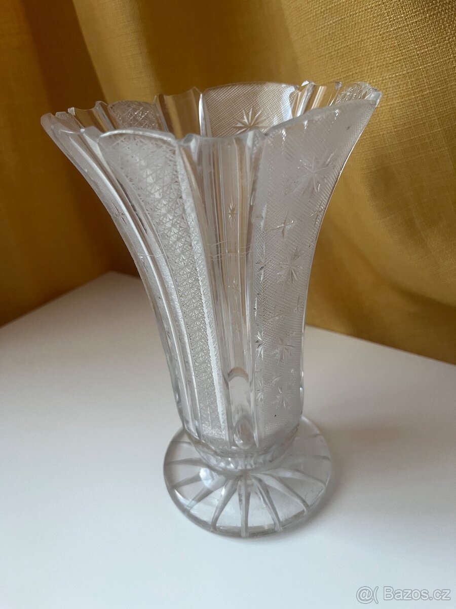Broušená čirá váza - 5