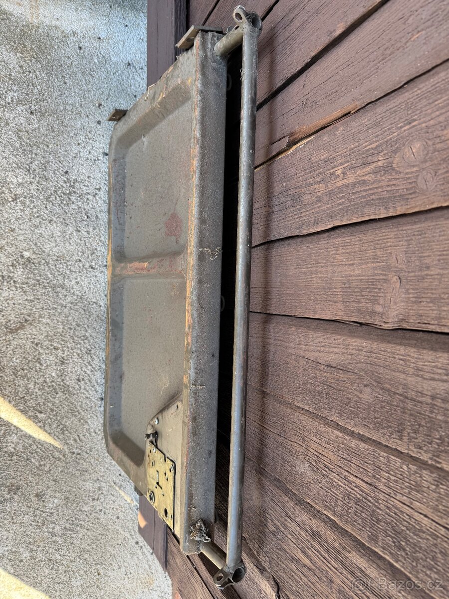 Nepoužité pravé dveře Gaz 69 - 5