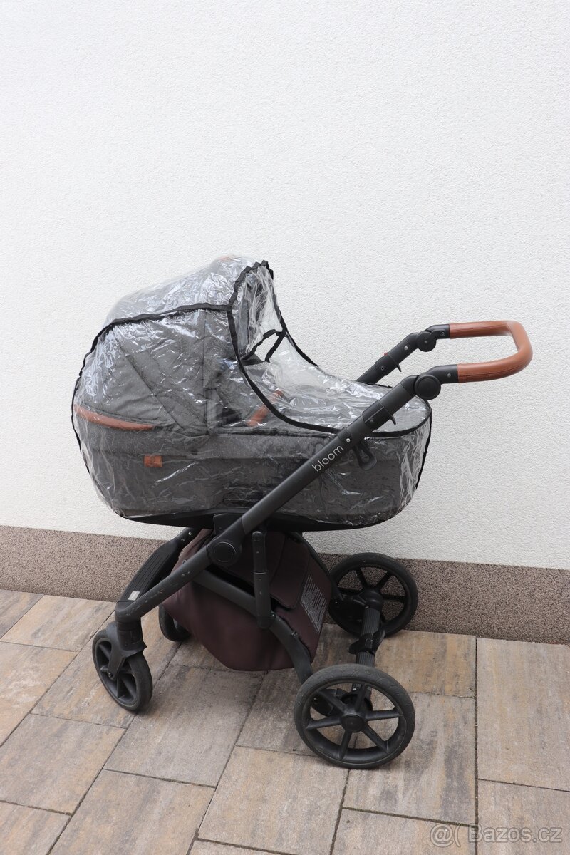 Kombinovaný kočárek Roan Bloom - 5