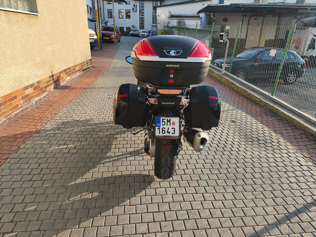 Kawasaki GTR 1400 - 5