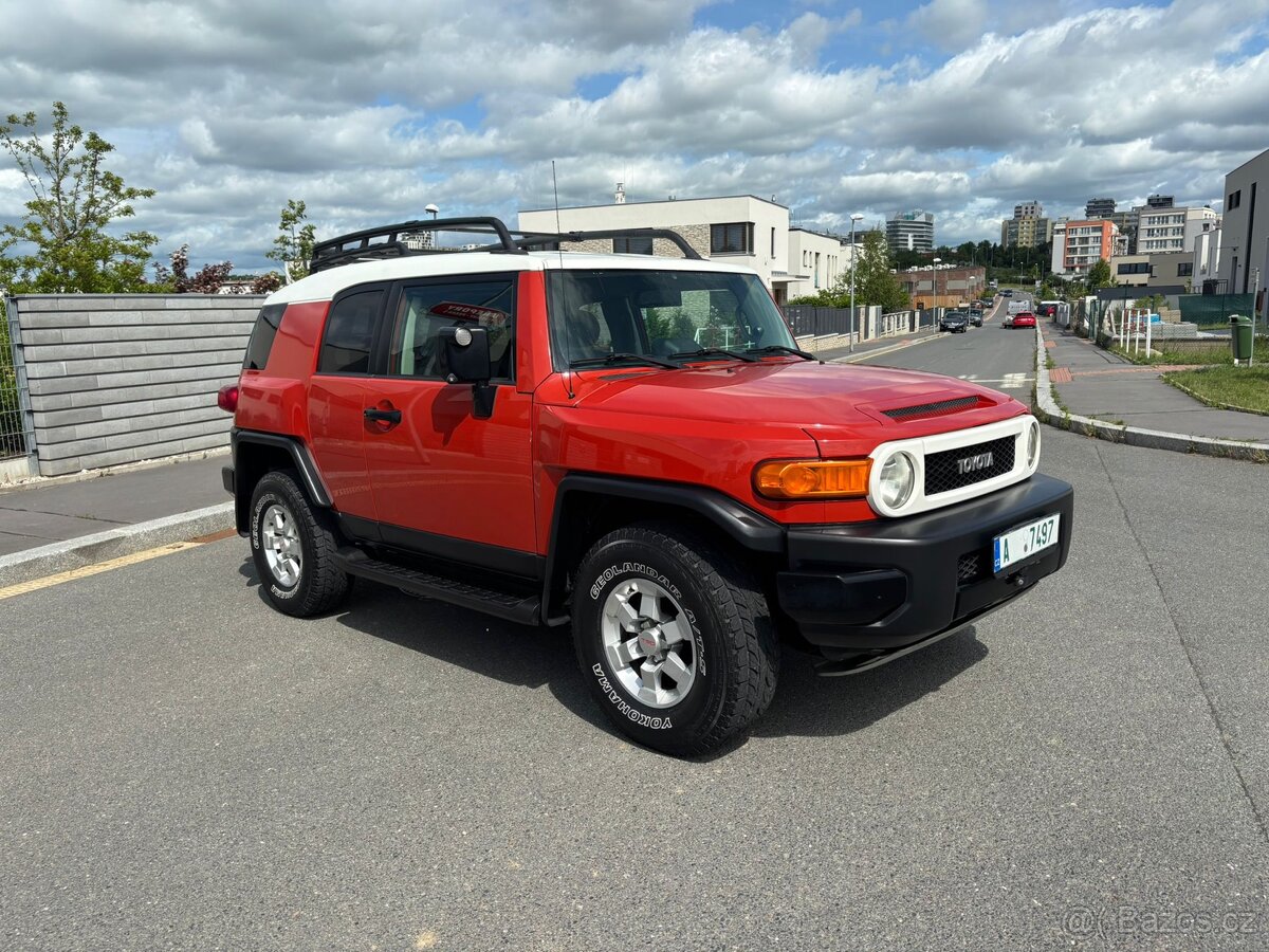 Toyota FJ Cruiser - 5
