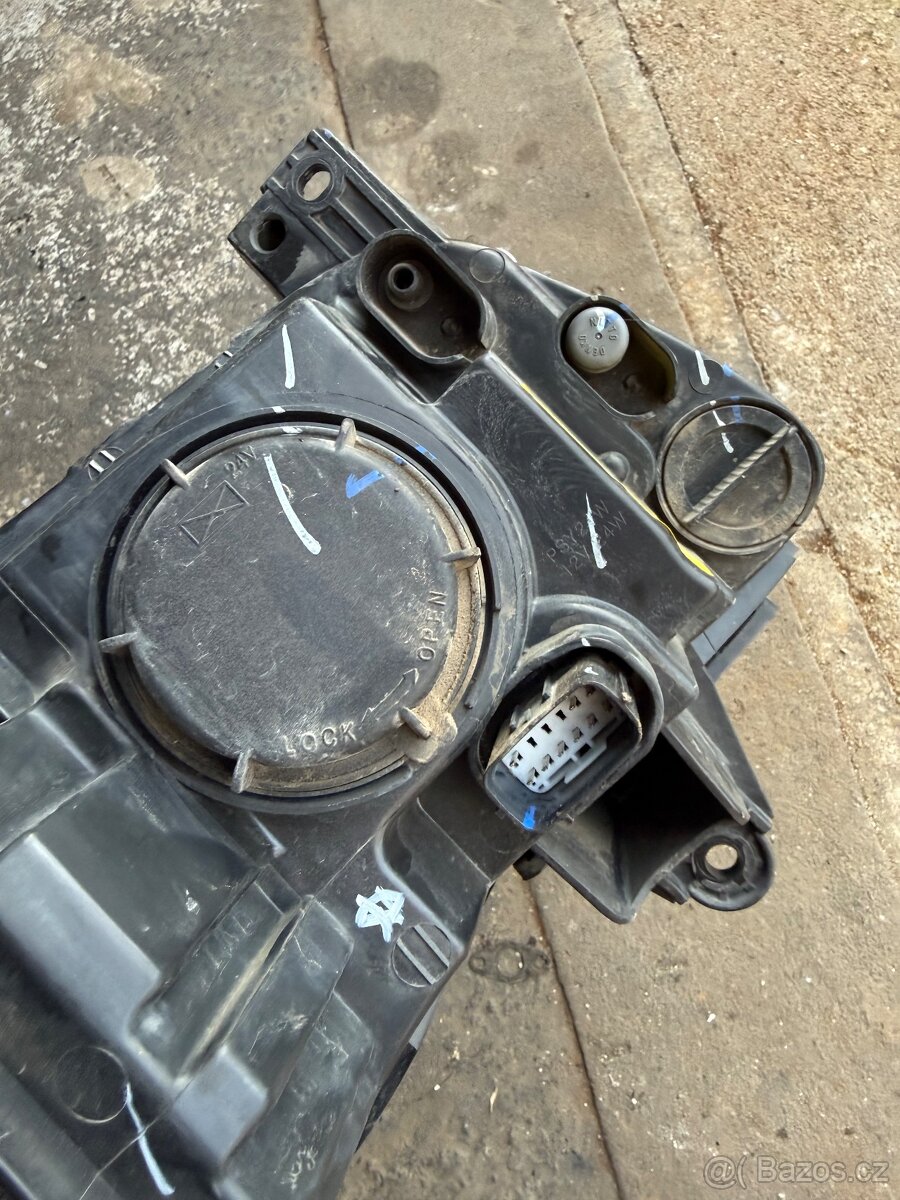 Levý přední světlomet Xenon Chrysler 300C 2011+ - 5