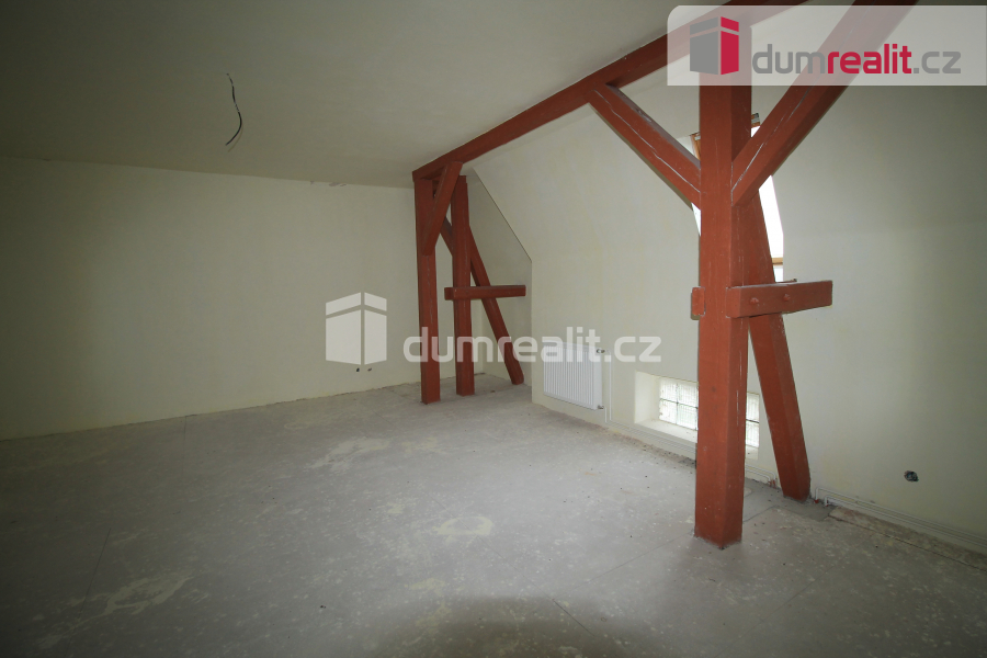 Dům vhodný k ubytování s parkovací plochou pro až 50 automob - 5