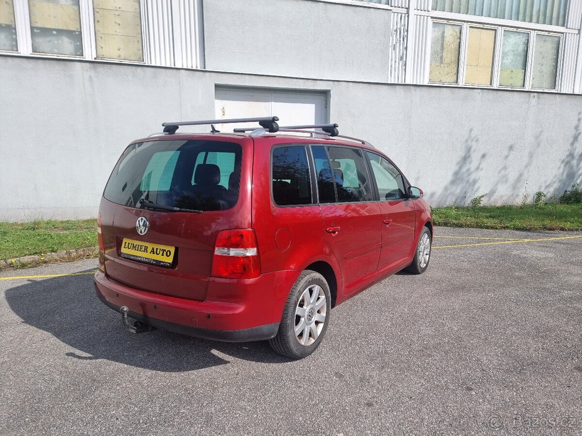 Volkswagen Touran 2.0TDI DSG - 5