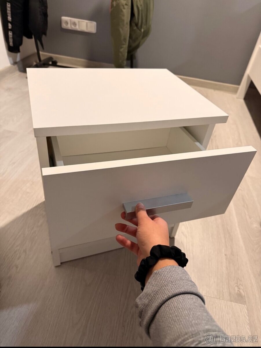 Bílé noční stolky 2ks - 5