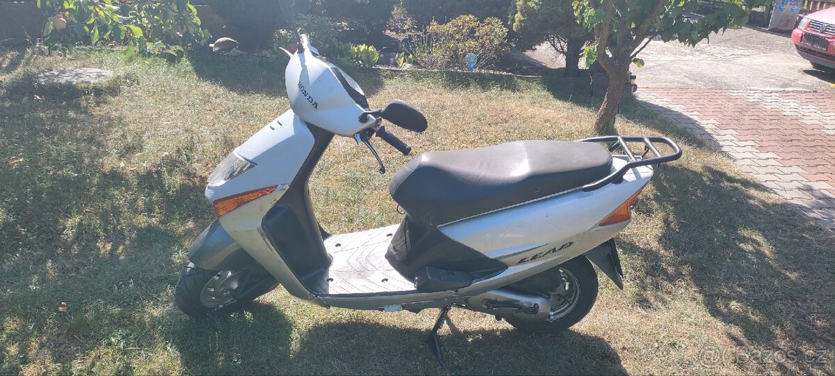 Honda lead 100 CC - 5