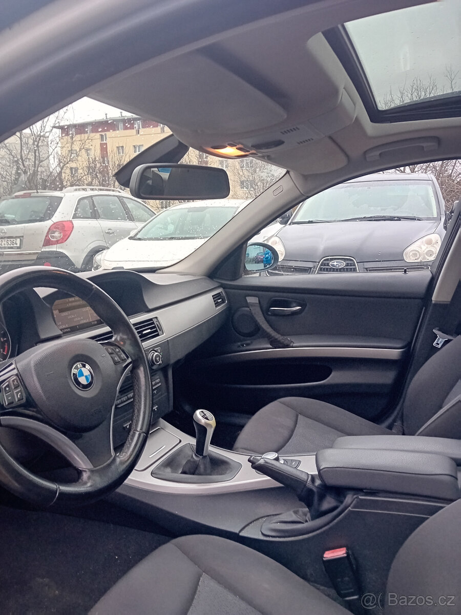 BMW 320i Touring - 5