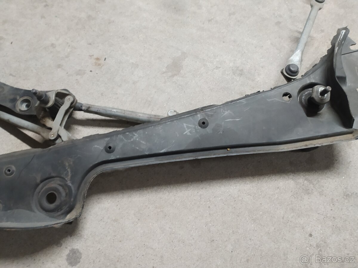 BMW E60/E61 535d 200kw lišta předních stěračů. - 5