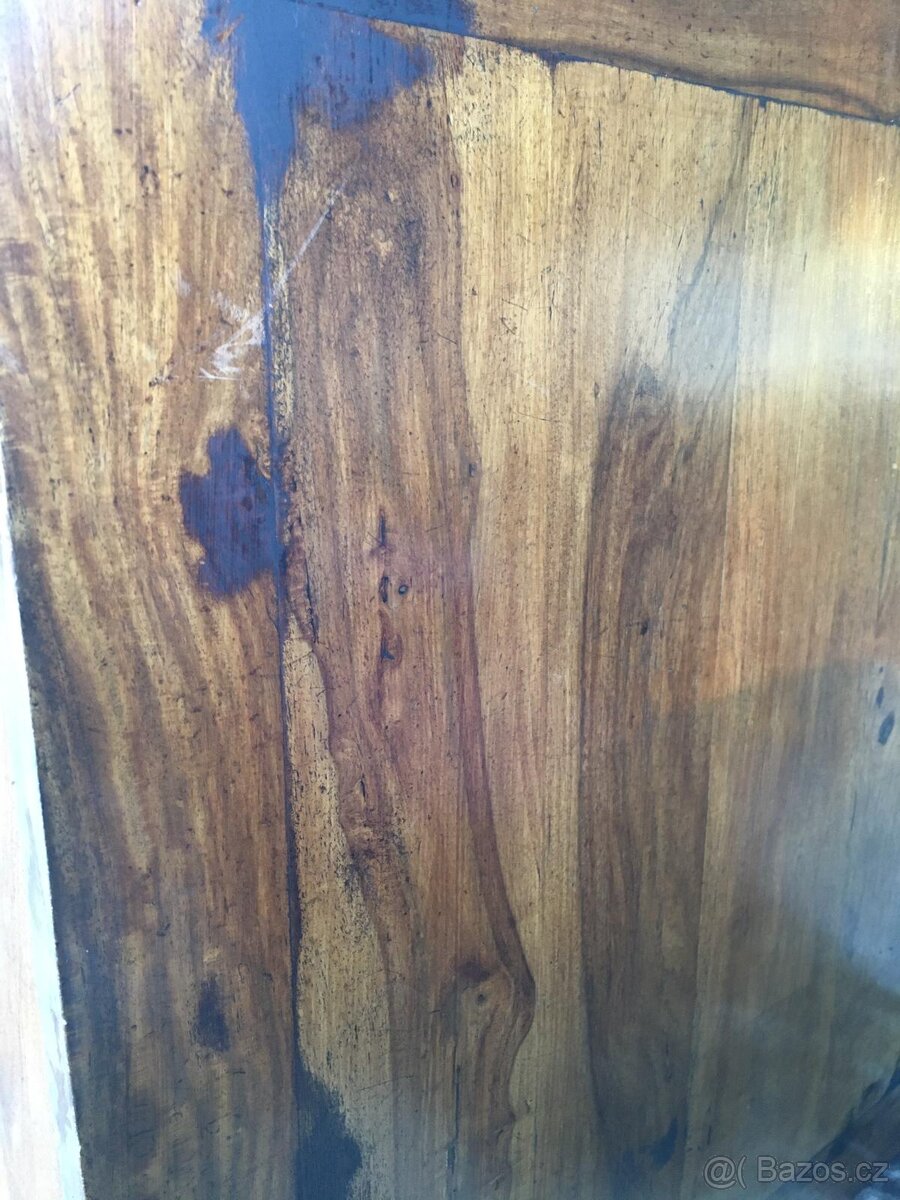 Orientalni konferencni stolek - 5