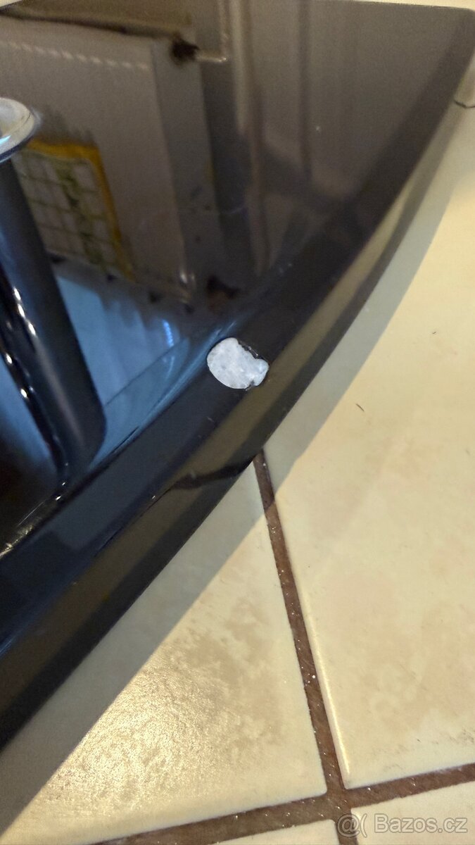 Skleněný jídelní stůl - 5