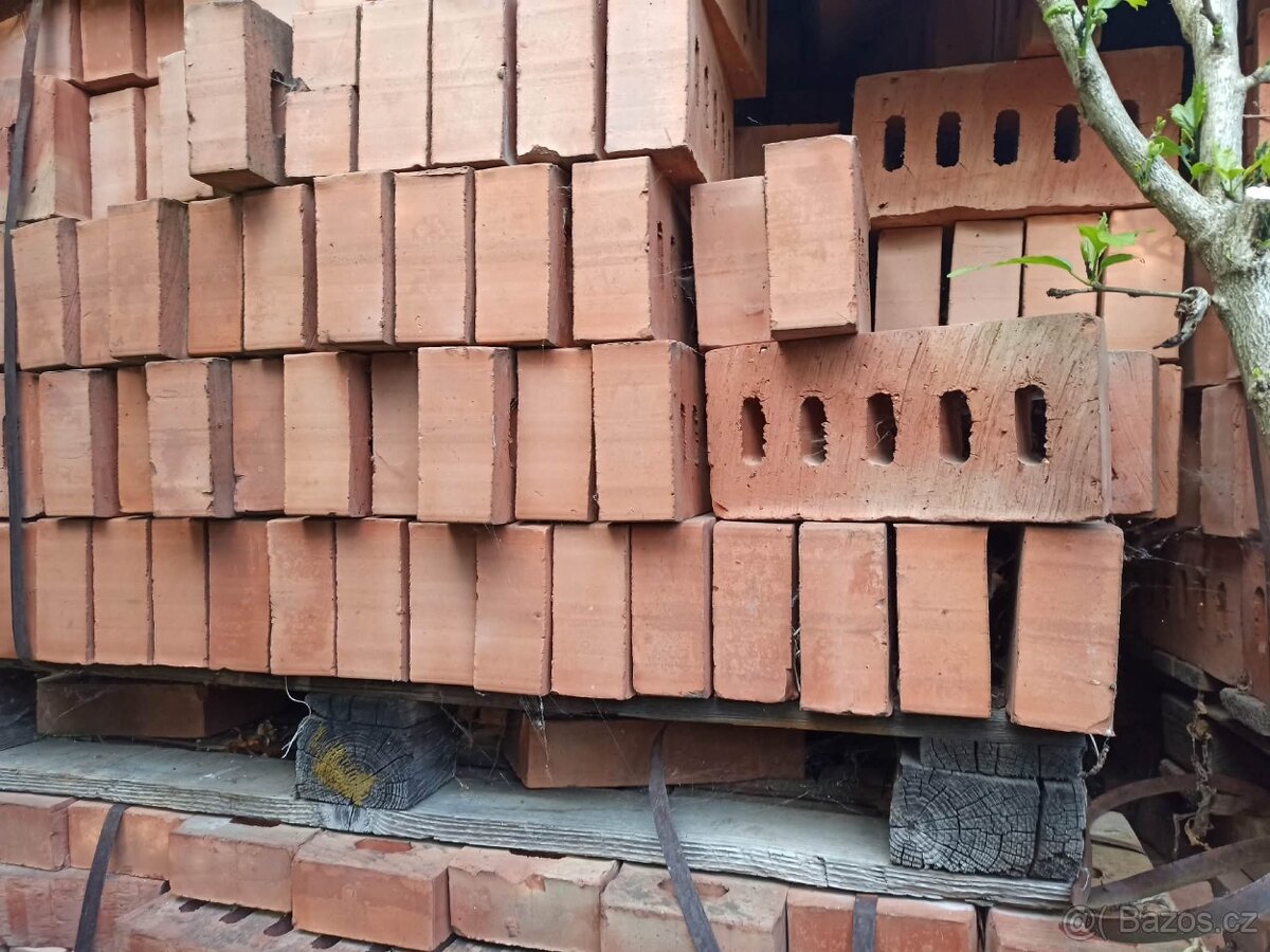 Cihly (děrovaná lícová cihla) - 5