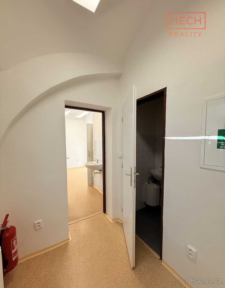 Pronájem komerčního prostoru – Šternberk - 5