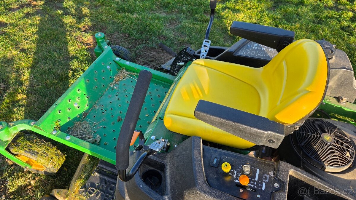 John Deere Z425 EZTrak zero-turn – pouze cca 170 mth - 5