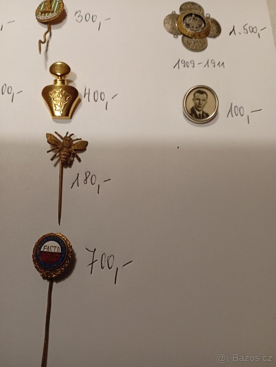 Různé staré odznaky - 5
