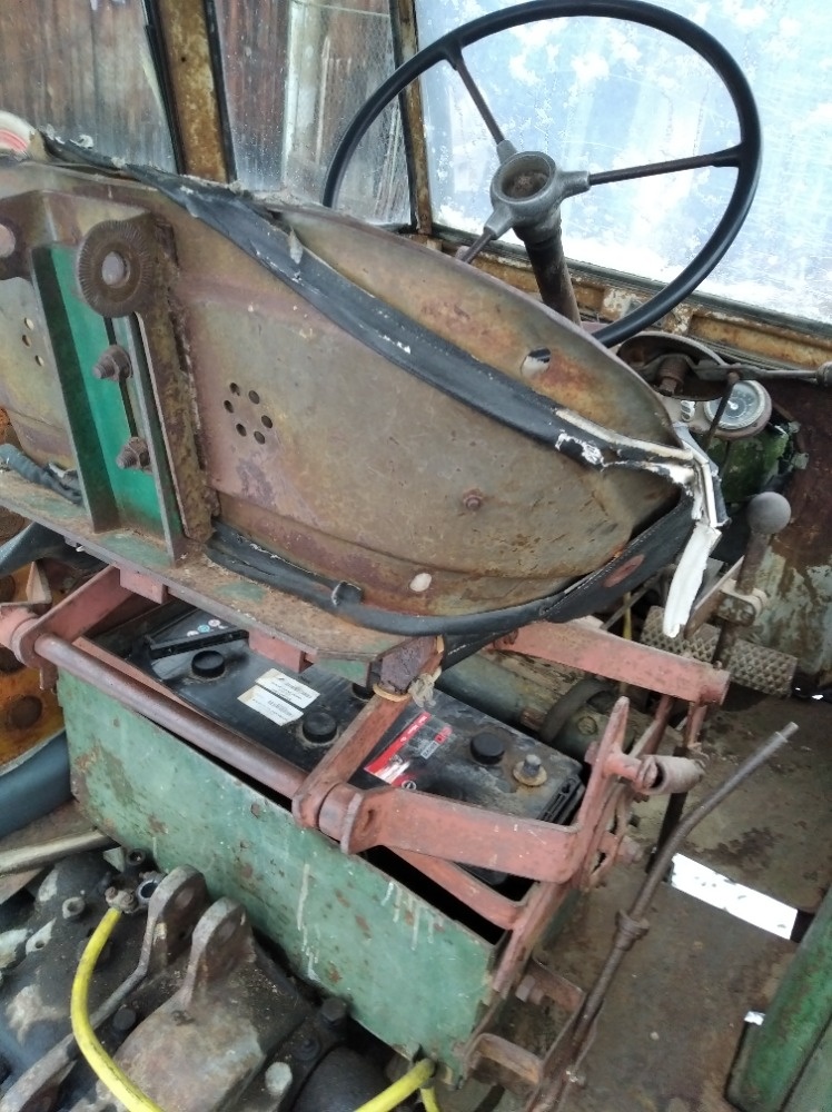 Prodám originál sedačku na ZETOR25-4000 - 5