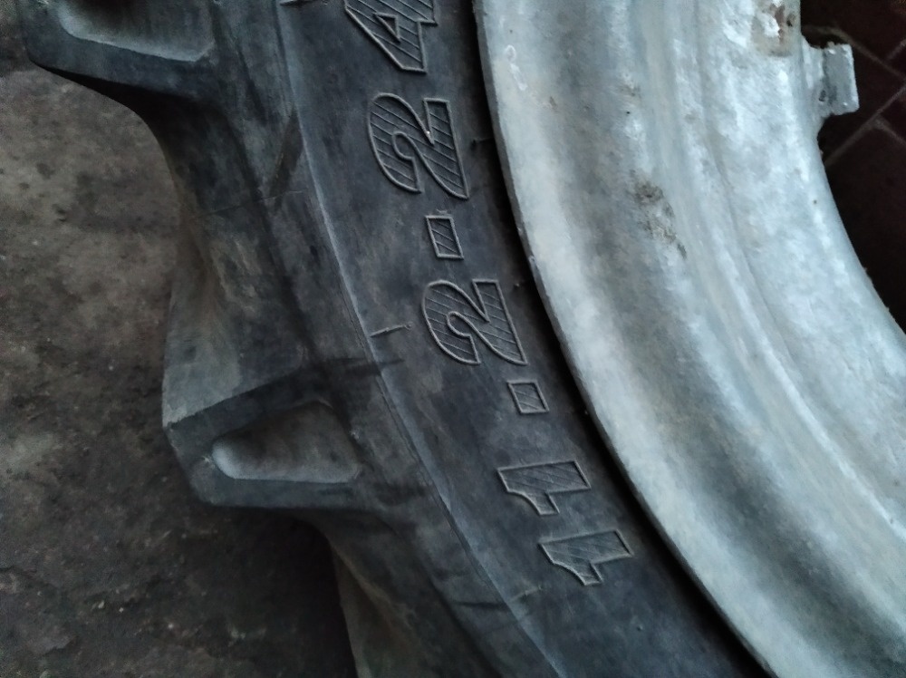 Prodám nová kola na ZETOR25A11,2-24 - 5