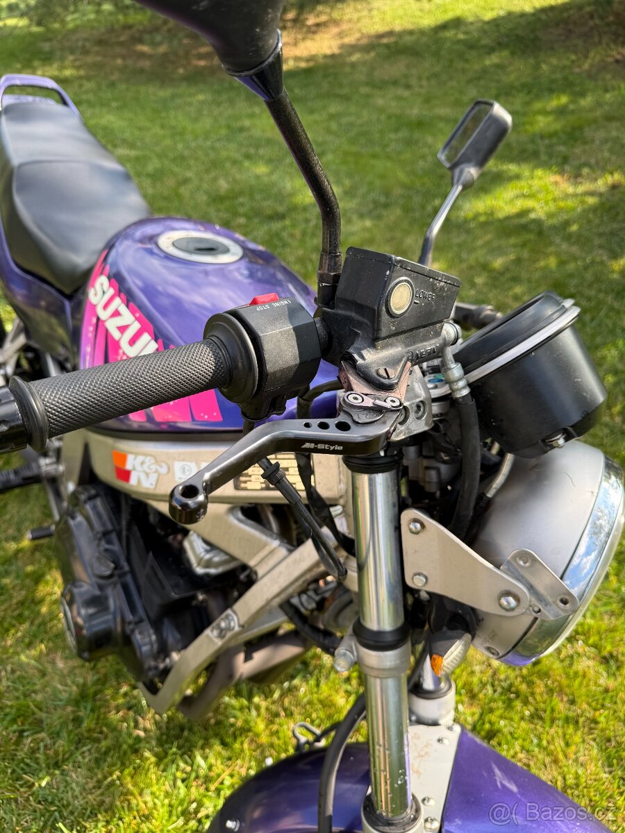 Suzuki GS500E - 5