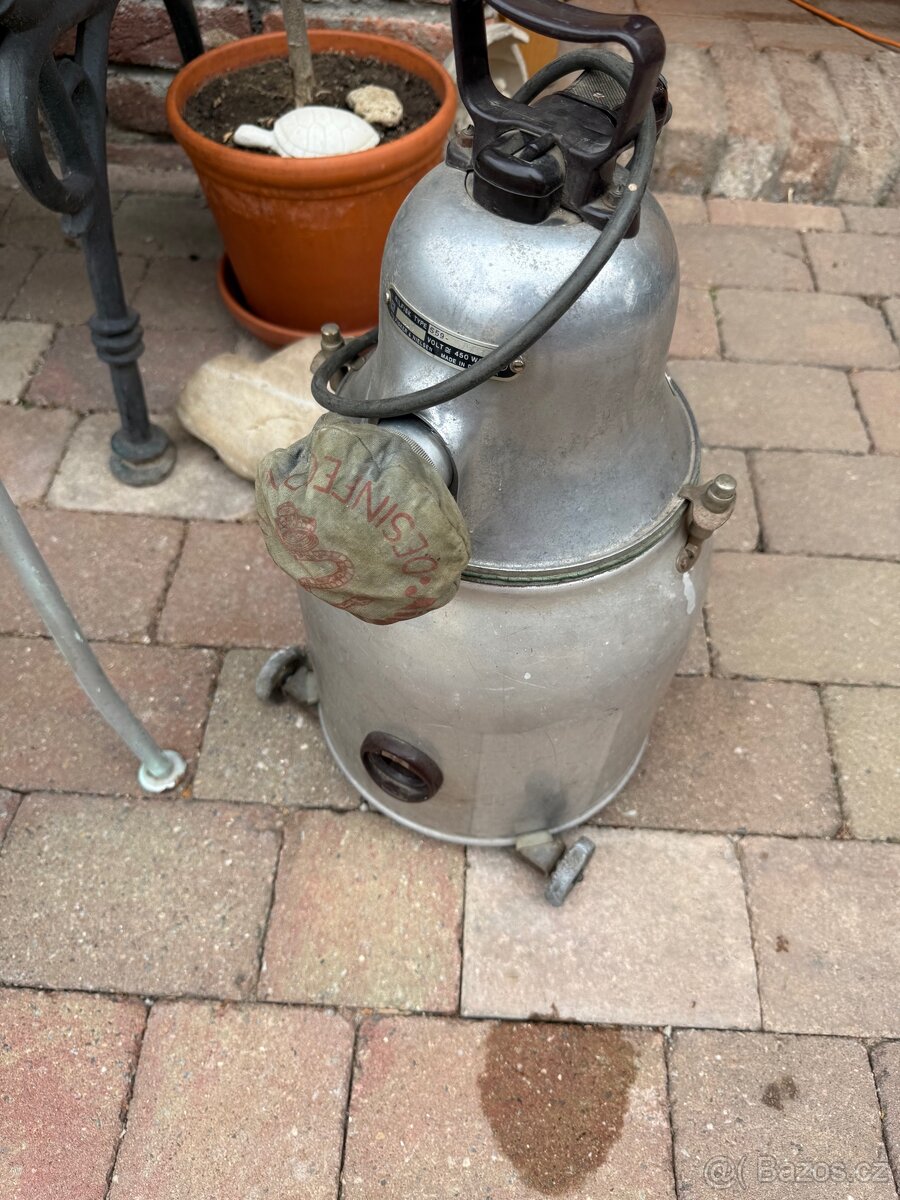 Starožitný vysavač Nilfisk pro sběratele - 5