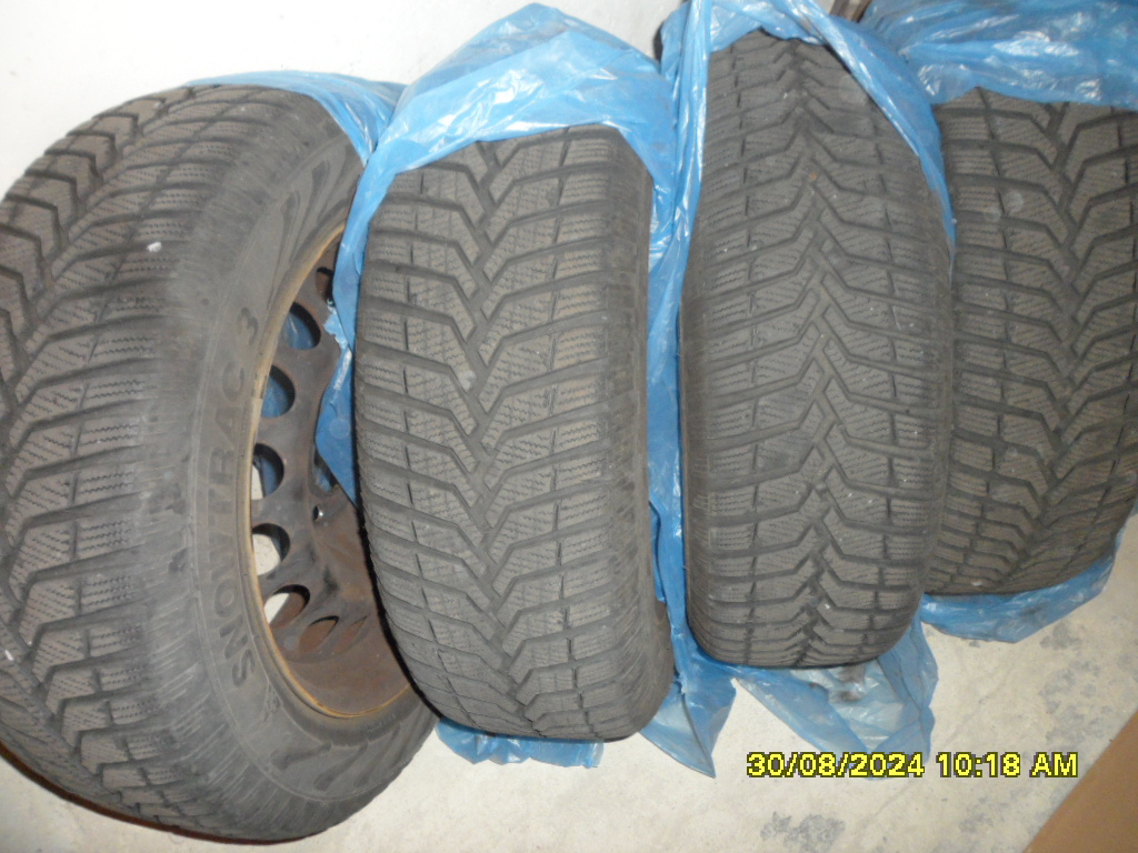 Prodám zimní pneu 195/60 R16 - 5