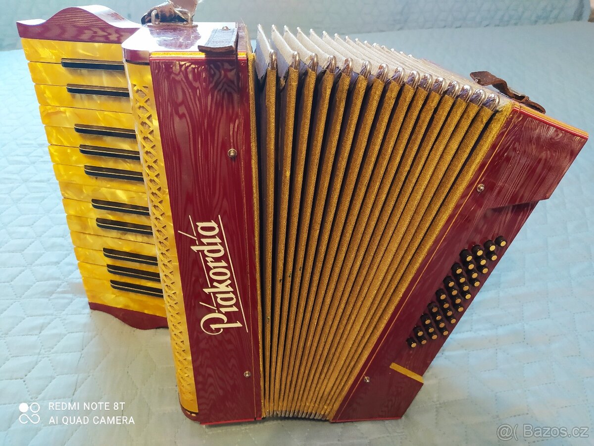 Prodám harmoniku PIAKORDIA - 5