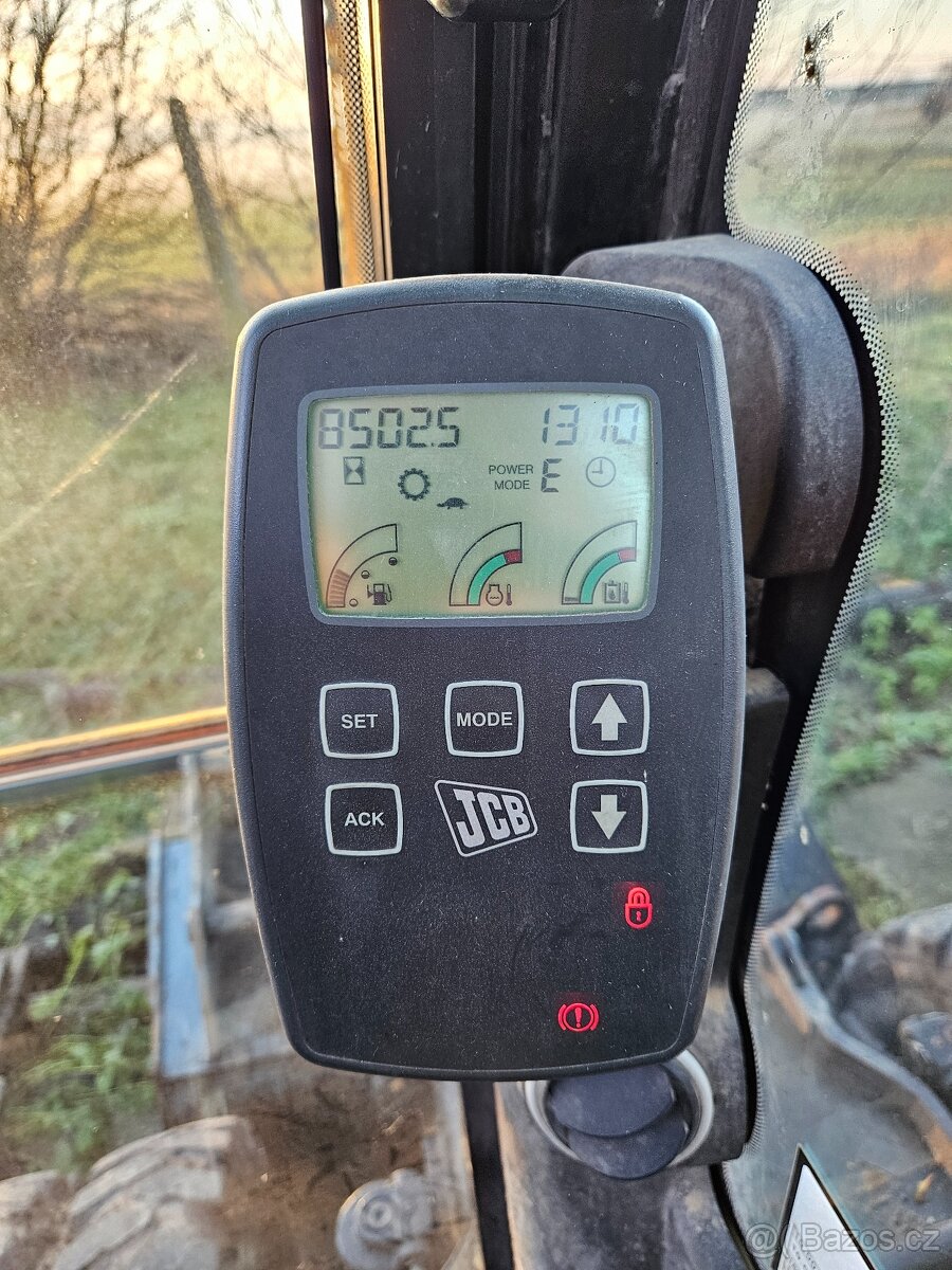 Kolový bagr JCB 145W - 5