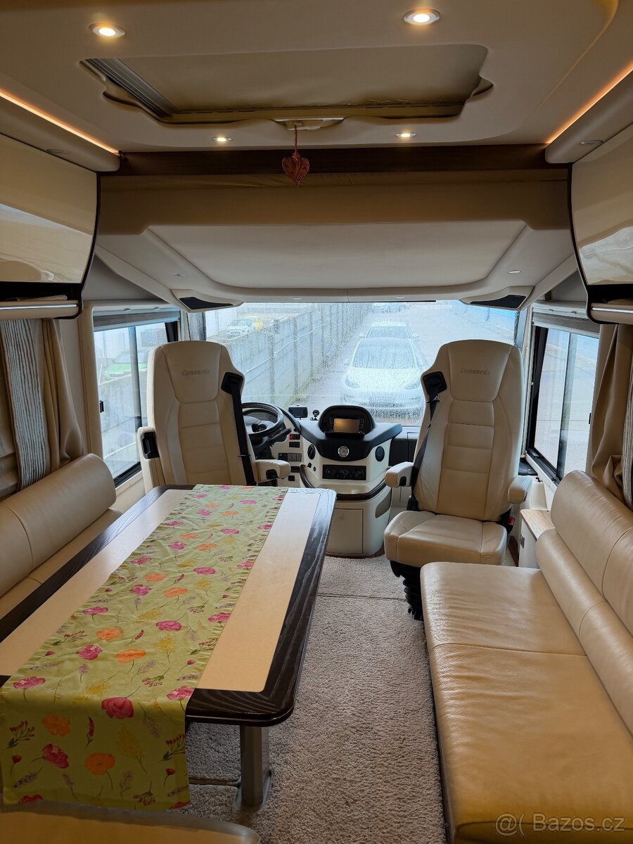 Concorde Charisma 900L - 5