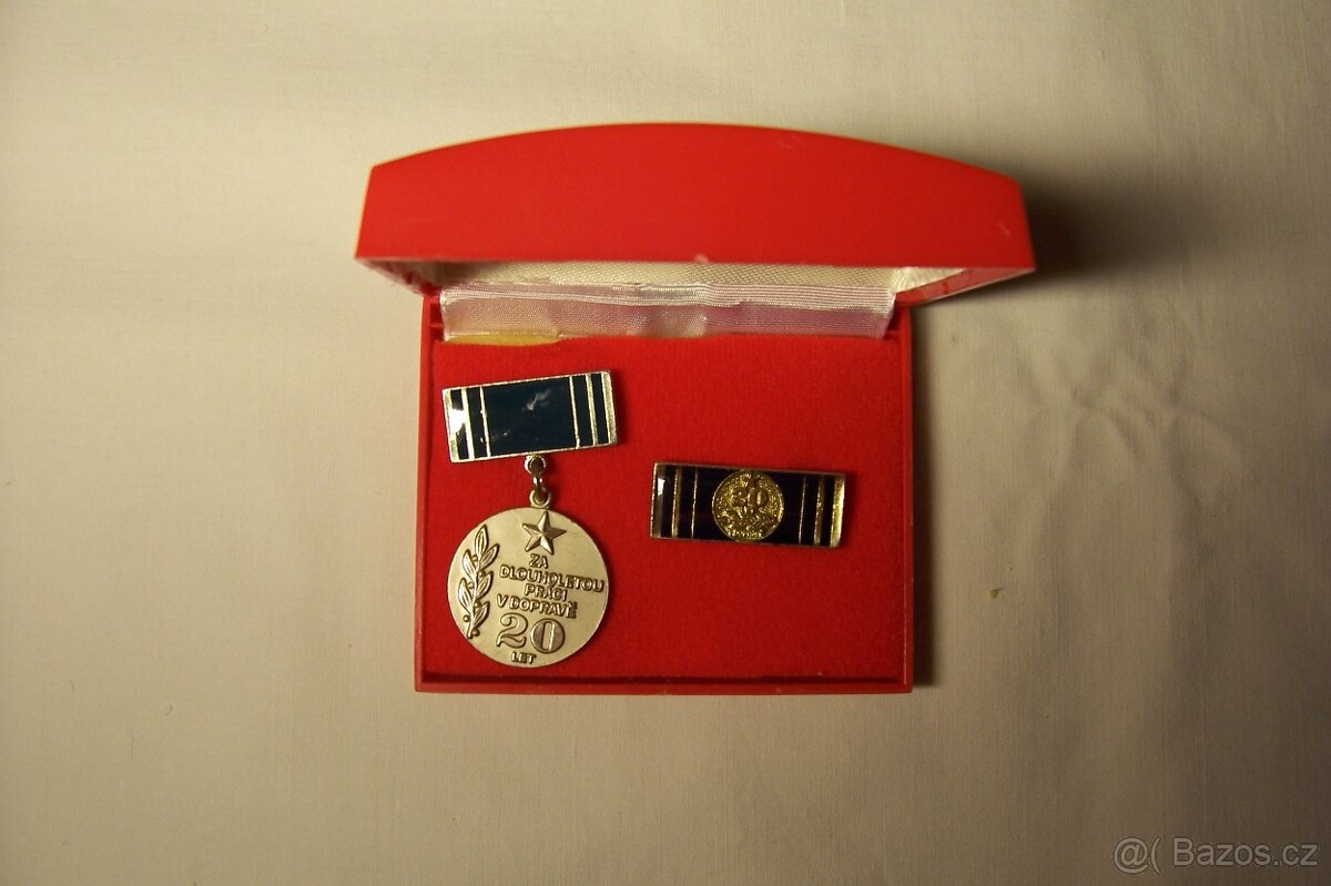 VOJENSKÁ A CIVILNÍ VYZNAMENÁNÍ - 5