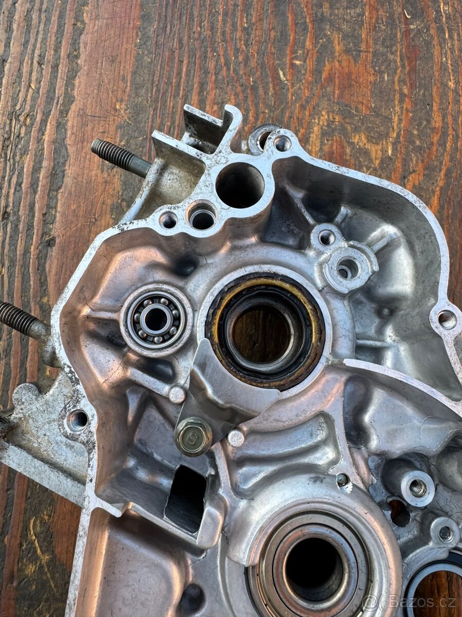 Komplet klikové skříně levý pravý blok kartery Yamaha YZ 125 - 5