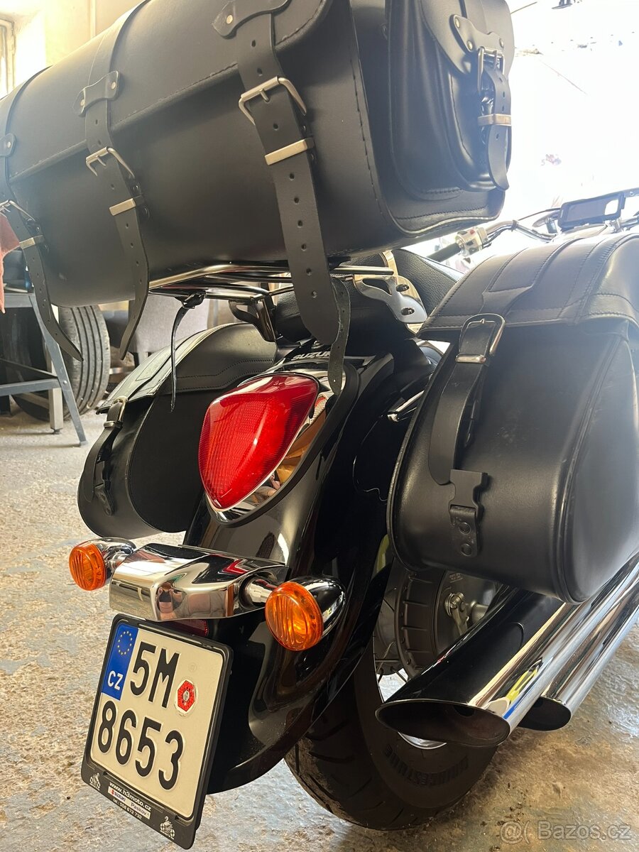 Suzuki C800 Intruder - 5