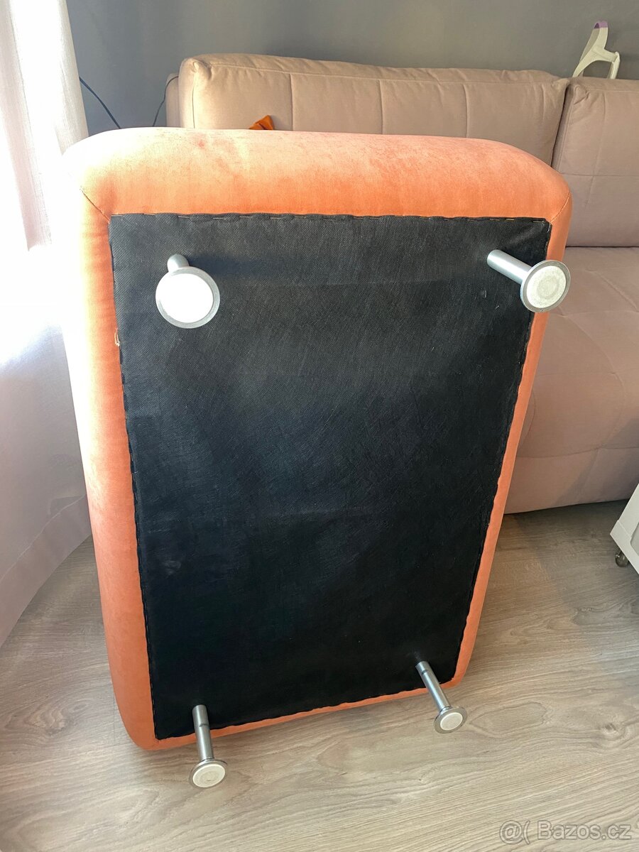Oranžový taburet / podnožka - 5