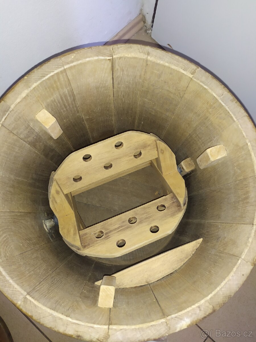 Stará dřevěná máselnice - 5