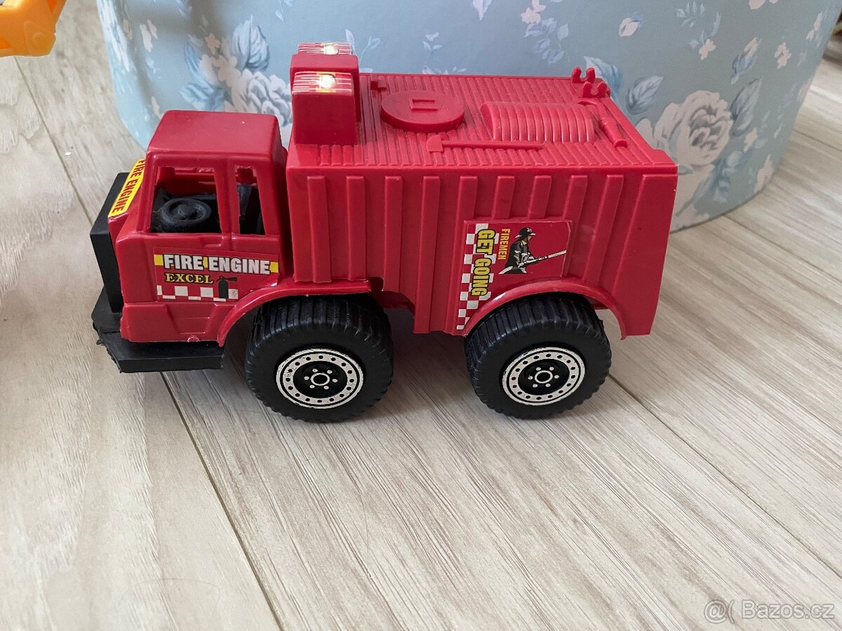 Hasiči a bagr, stroje na pískoviště - 5
