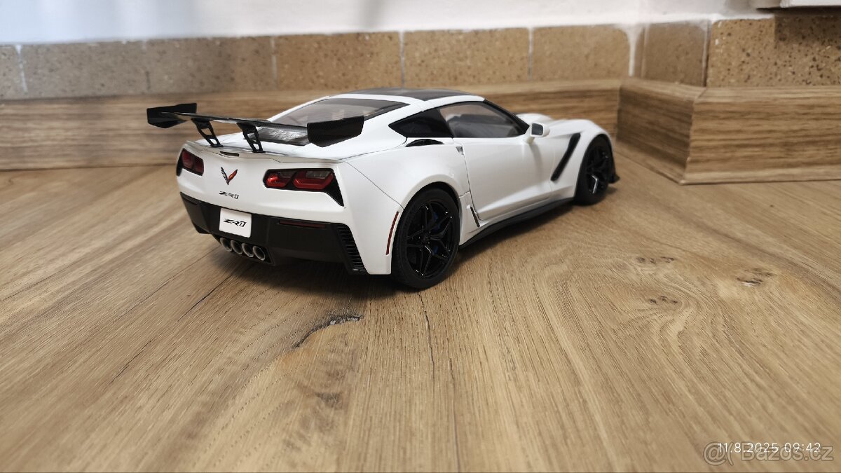 Model Chevrolet Corvette ZR1 2019 1:18 Autoart ( 71270 ) - 5