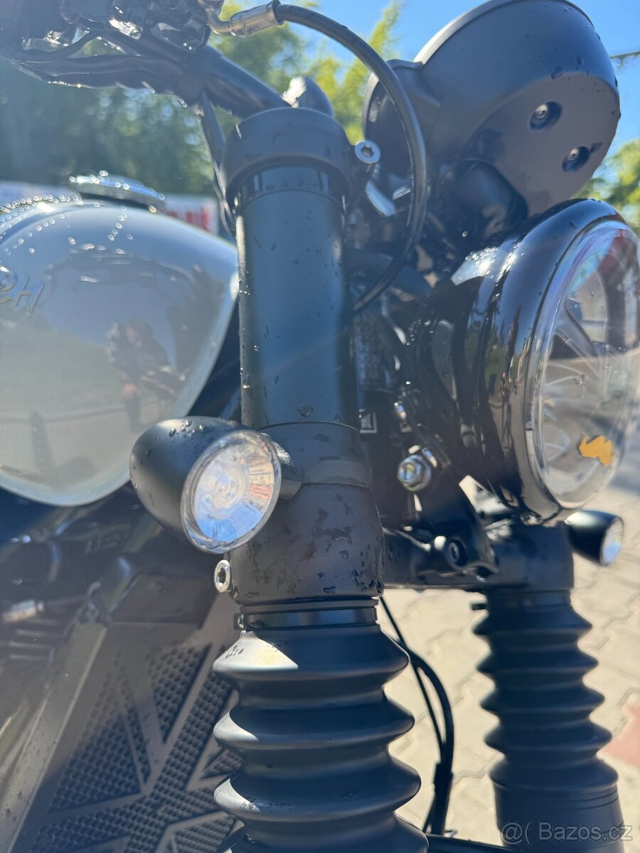 Triumph Bobber Black 1200 2020 - 5
