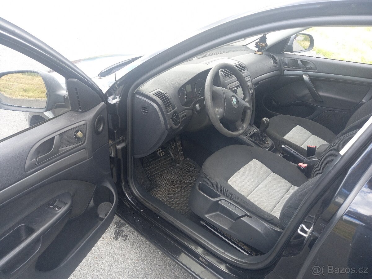 ŠKODA OCTAVIA II 1.6 FSI 85 KW - 5