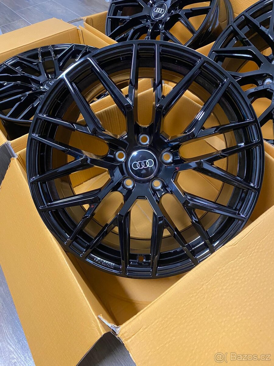 5x112 R18 MAM RS4 Black - 5