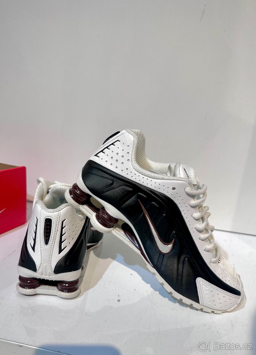 NIKE SHOX R4 - 5