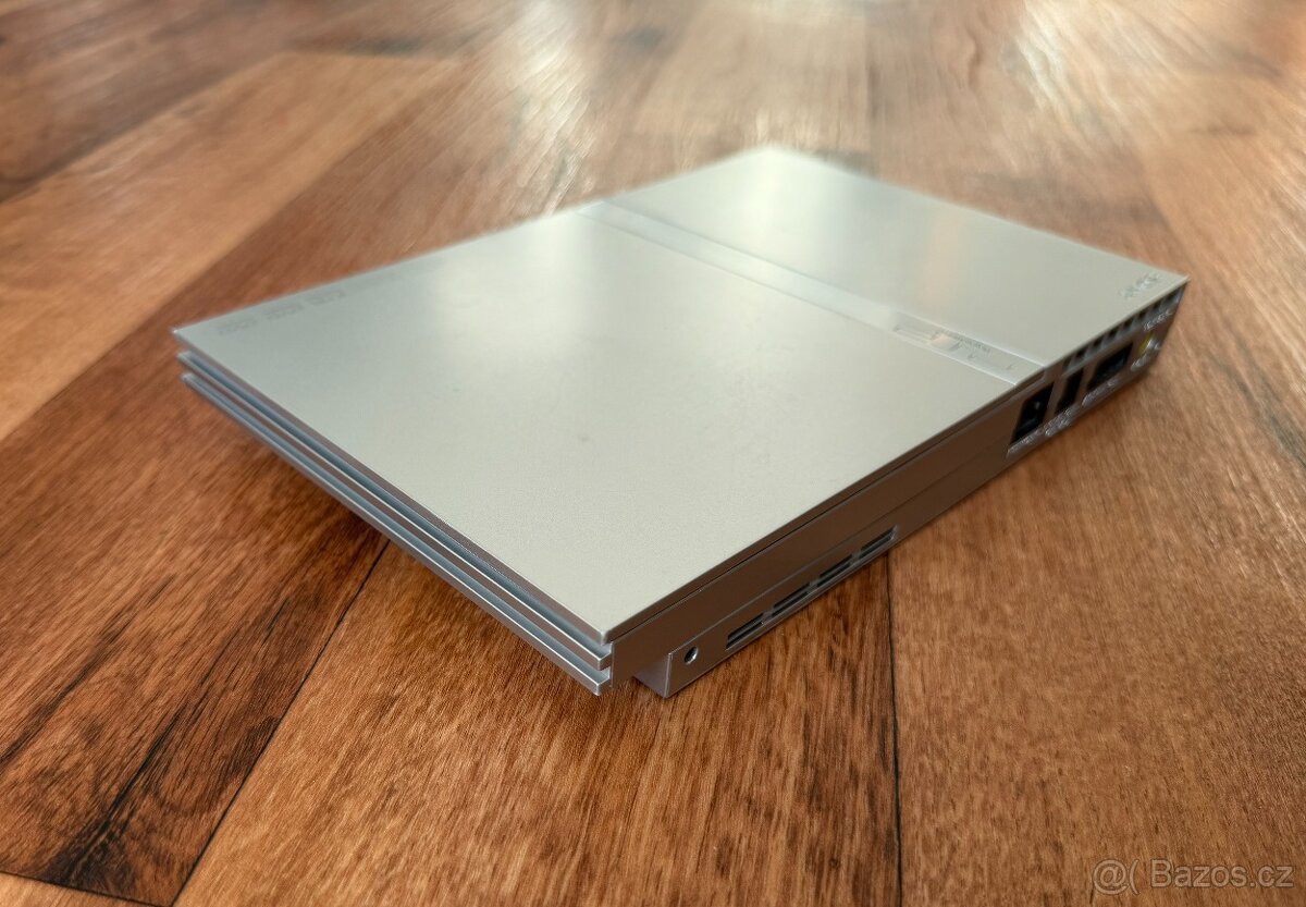 Sony Playstation 2 Slim (SCPH-75004) stříbrná - 5