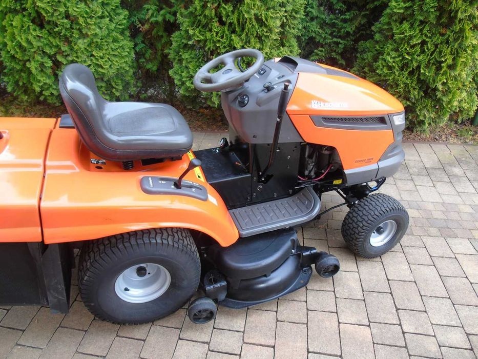Zahradni traktor Husgvarna cth220 - 5