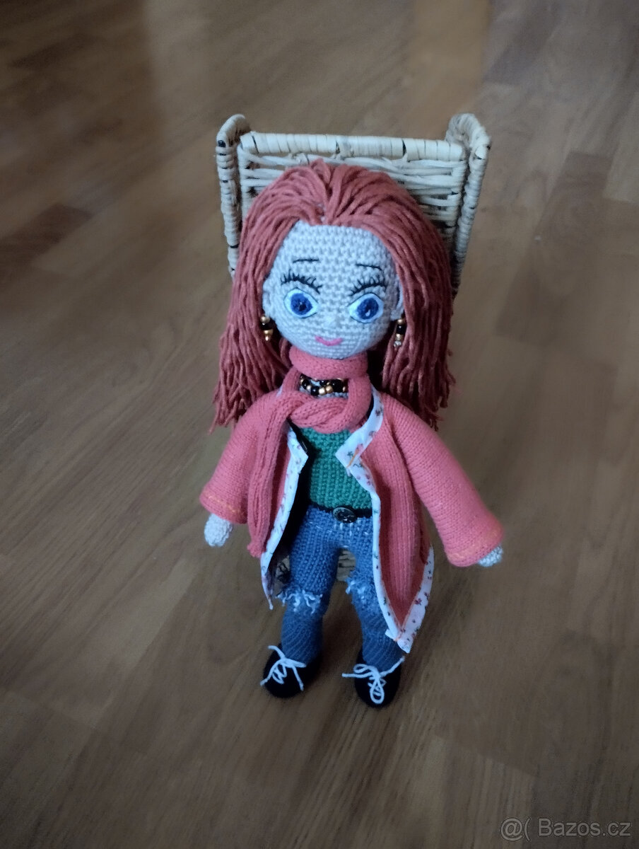 Háčkovaná panenka převlékací - 5