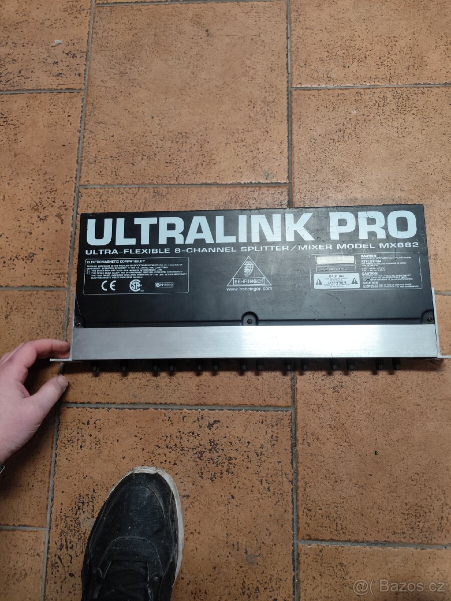 Mixážní pult Phonic + Splitter/Mixer Behringer - 5