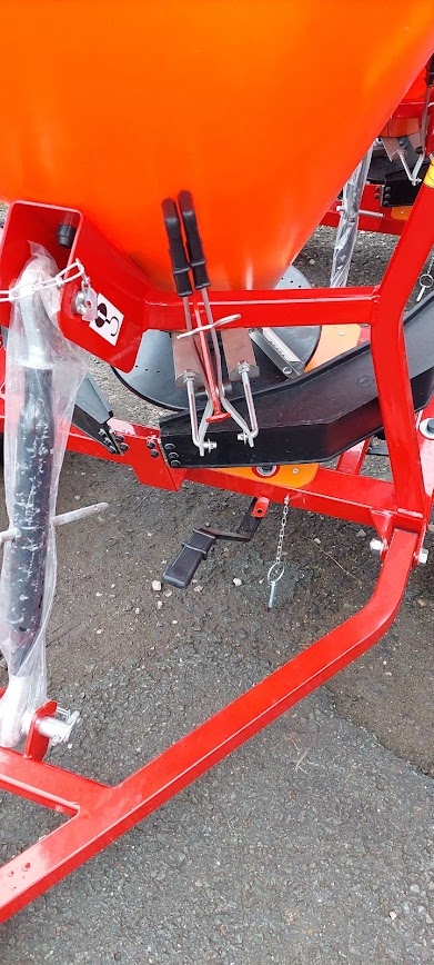 Tažené rozmetadlo sypač Dexwal - 5