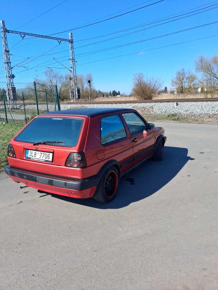Volkswagen Golf 2 - 5