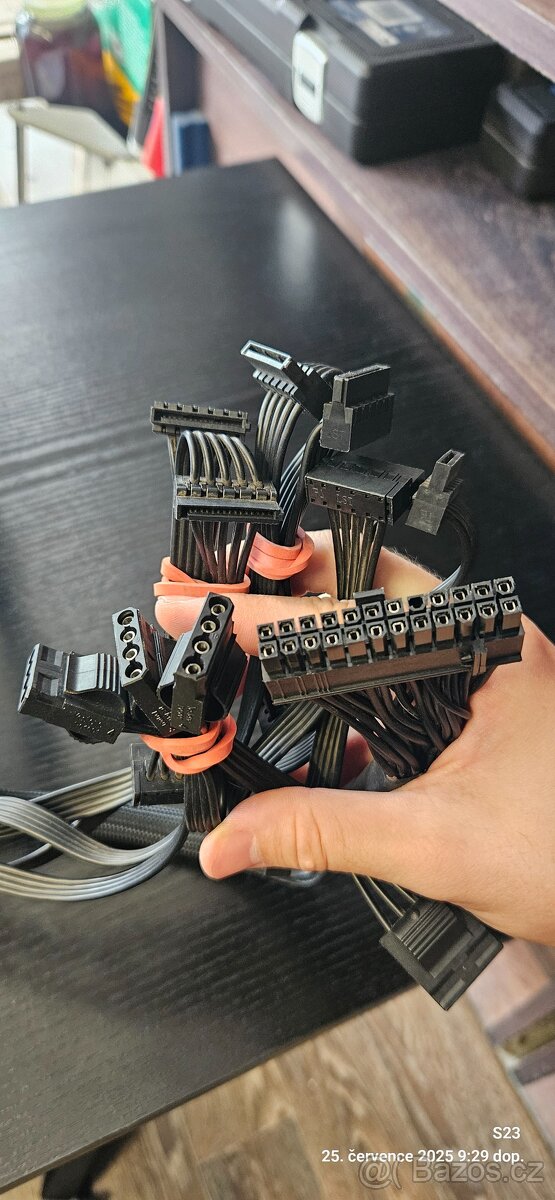 Corsair RM750x NEFUNKČNÍ - 5