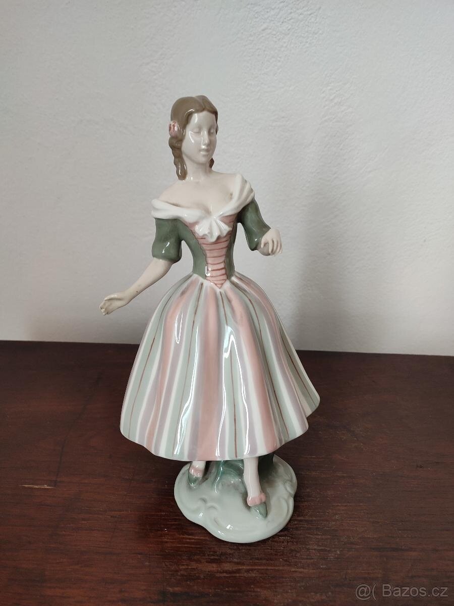 Royal dux žena porcelánová soška - 5