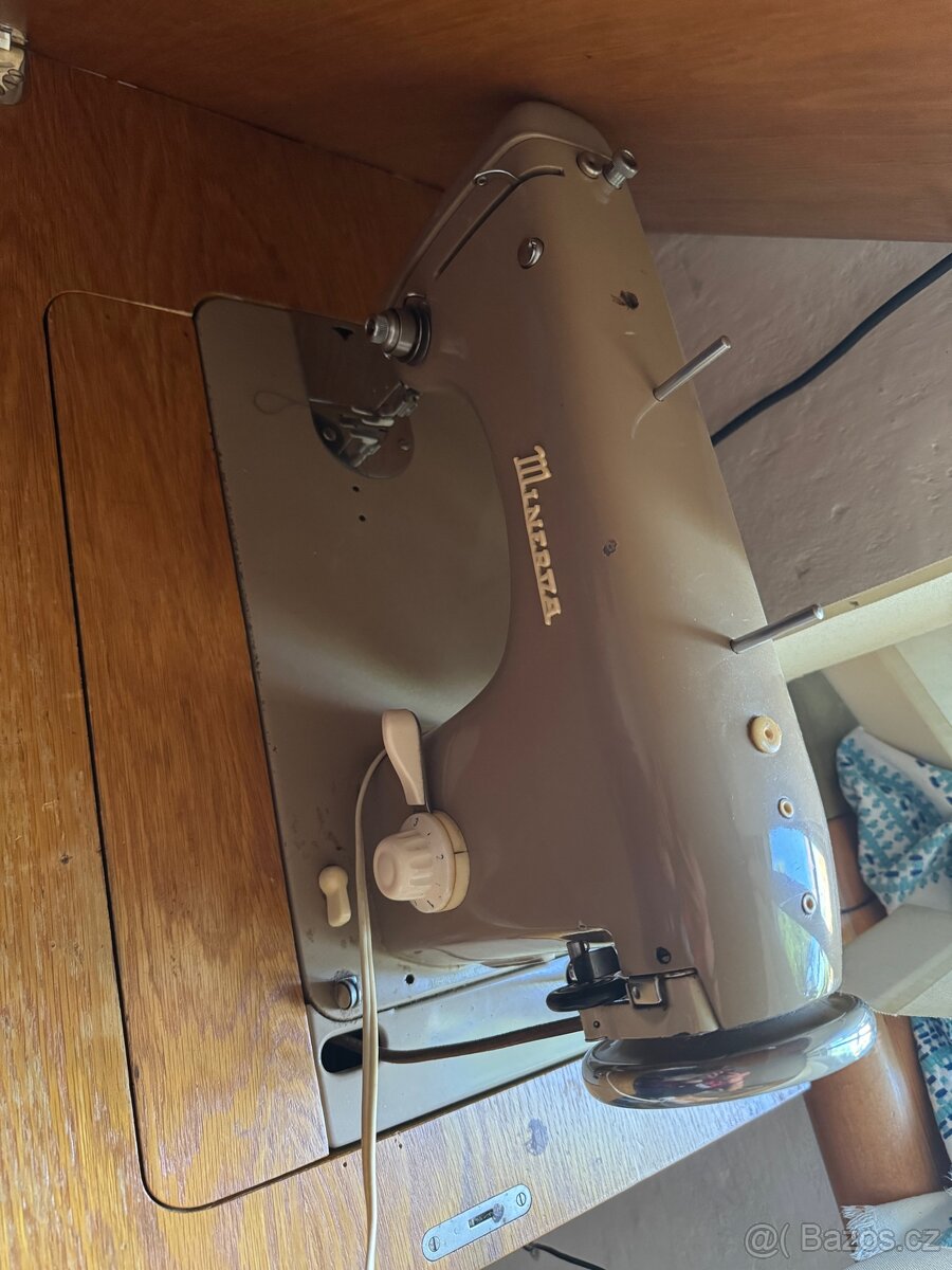 Šicí stroj MINERVA PLNĚ FUNKČNÍ - 5
